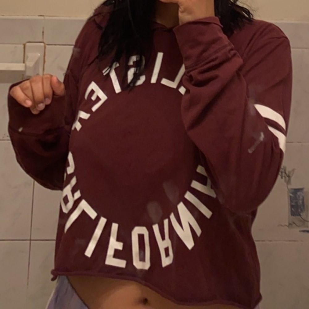 hollister graphic tee